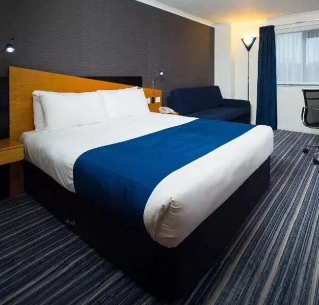 Hotel guestroom with commercial mattress